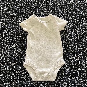 carter’s NB(0m) white base with gray/blue bears.